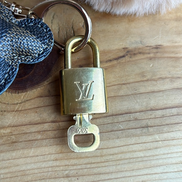 Louis Vuitton Lock and Key with a unbranded Teddy Bear Keychain - Picture 2 of 5